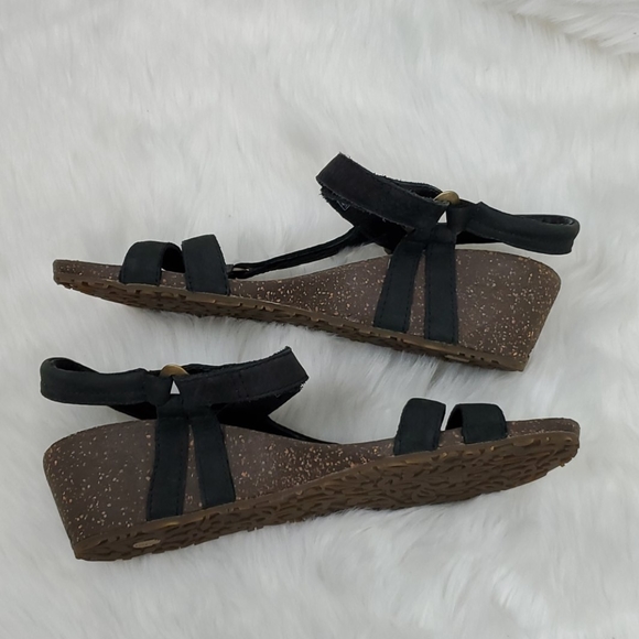Teva | Shoes | Teva Leather Black Sandals Platform Size 8 | Poshmark